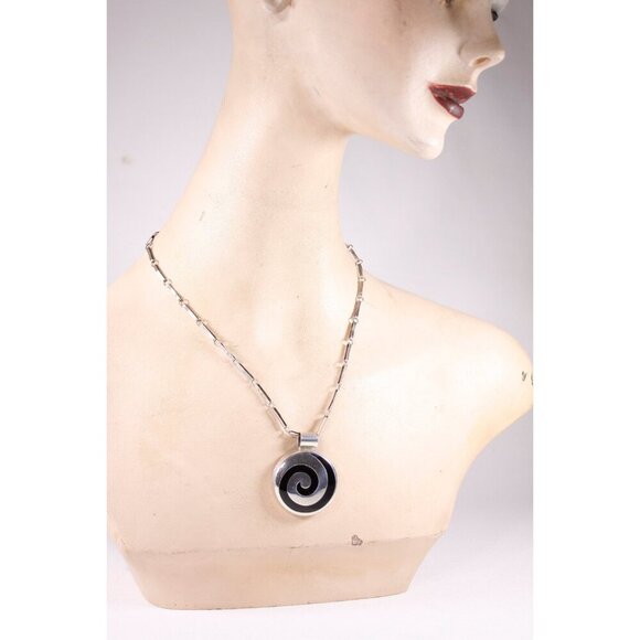 Vintage 1960s chunky spiral necklace, Mexico Sterling silver hypnotic pendant - Picture 6 of 9